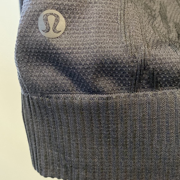 EUC Lululemon swiftly “sweatshirt” black with black sweater like design -10 - Picture 4 of 6